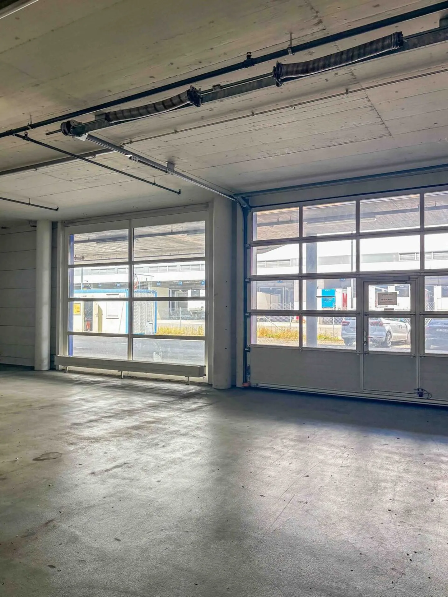 Espace Commercial Polyvalent - Photo 1 sur 6