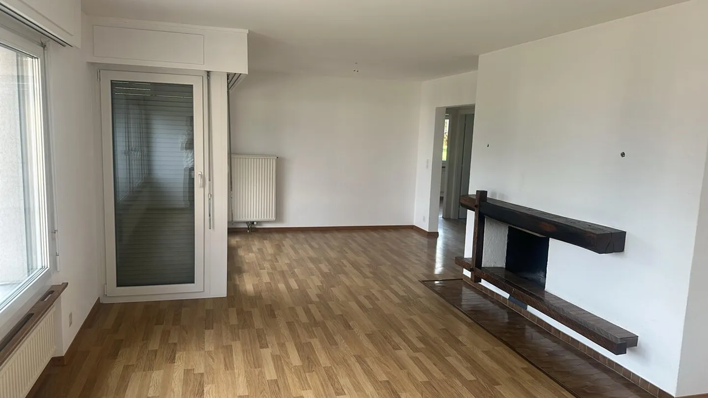 Wohnung mit 4.5 Zimmern im 1. Stock - Photo 3 sur 6