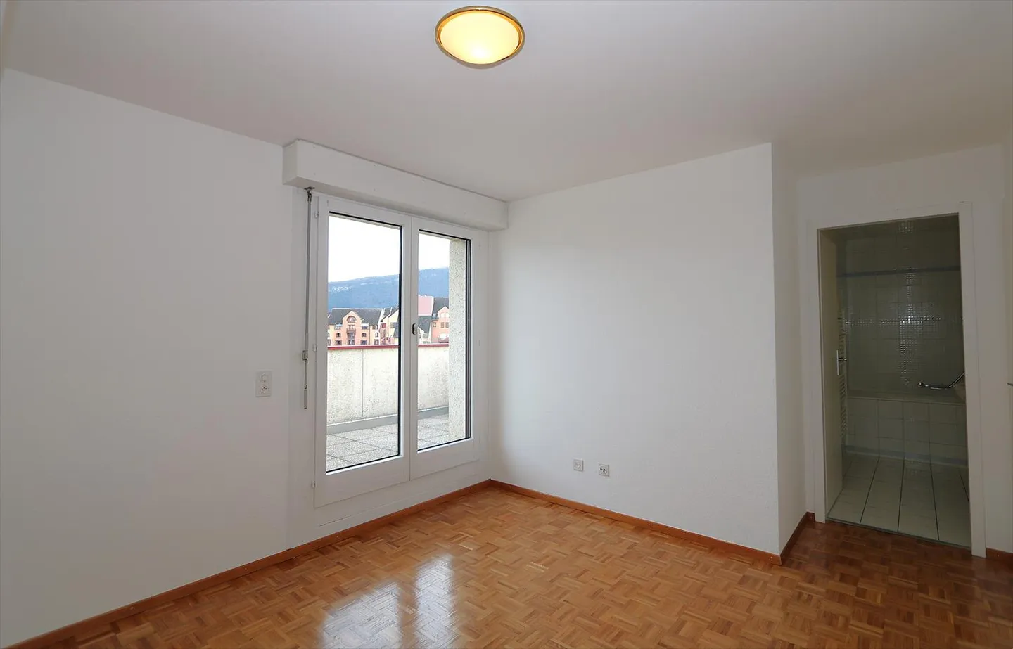 Attico con 5 camere, galleria e terrazza a Thônex - Foto 7 di 17