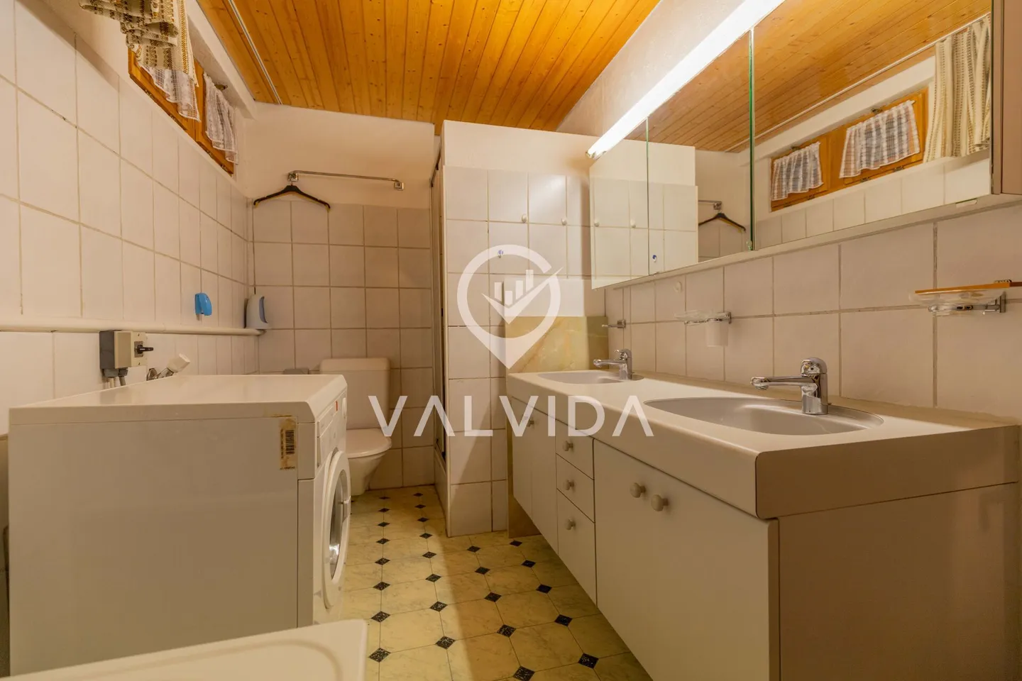 Appartement 2.5 pièces n° 8 - charmant sur deux étages avec galerie - Photo 4 sur 6