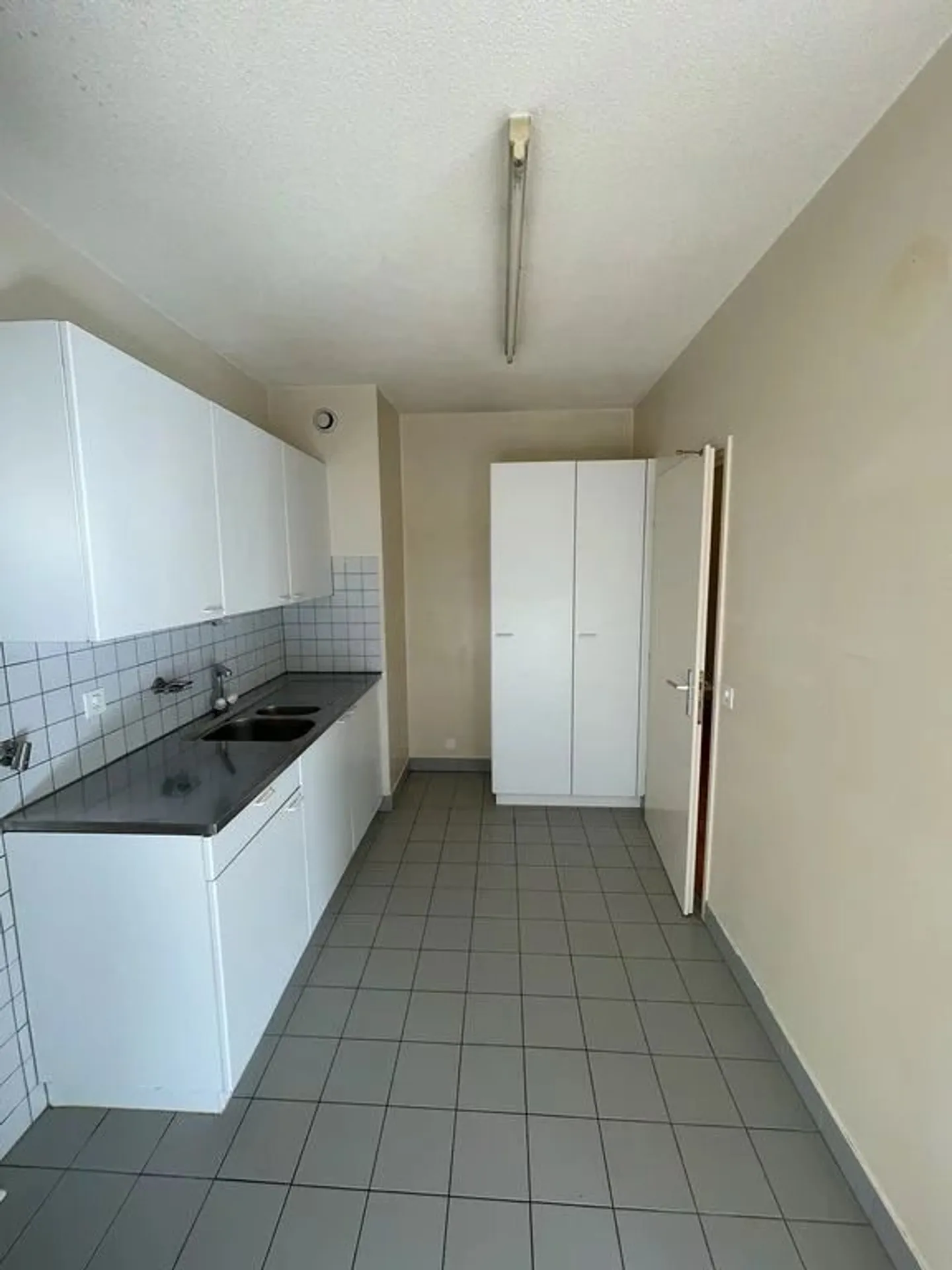 4-room apartment - Photo 2 of 5
