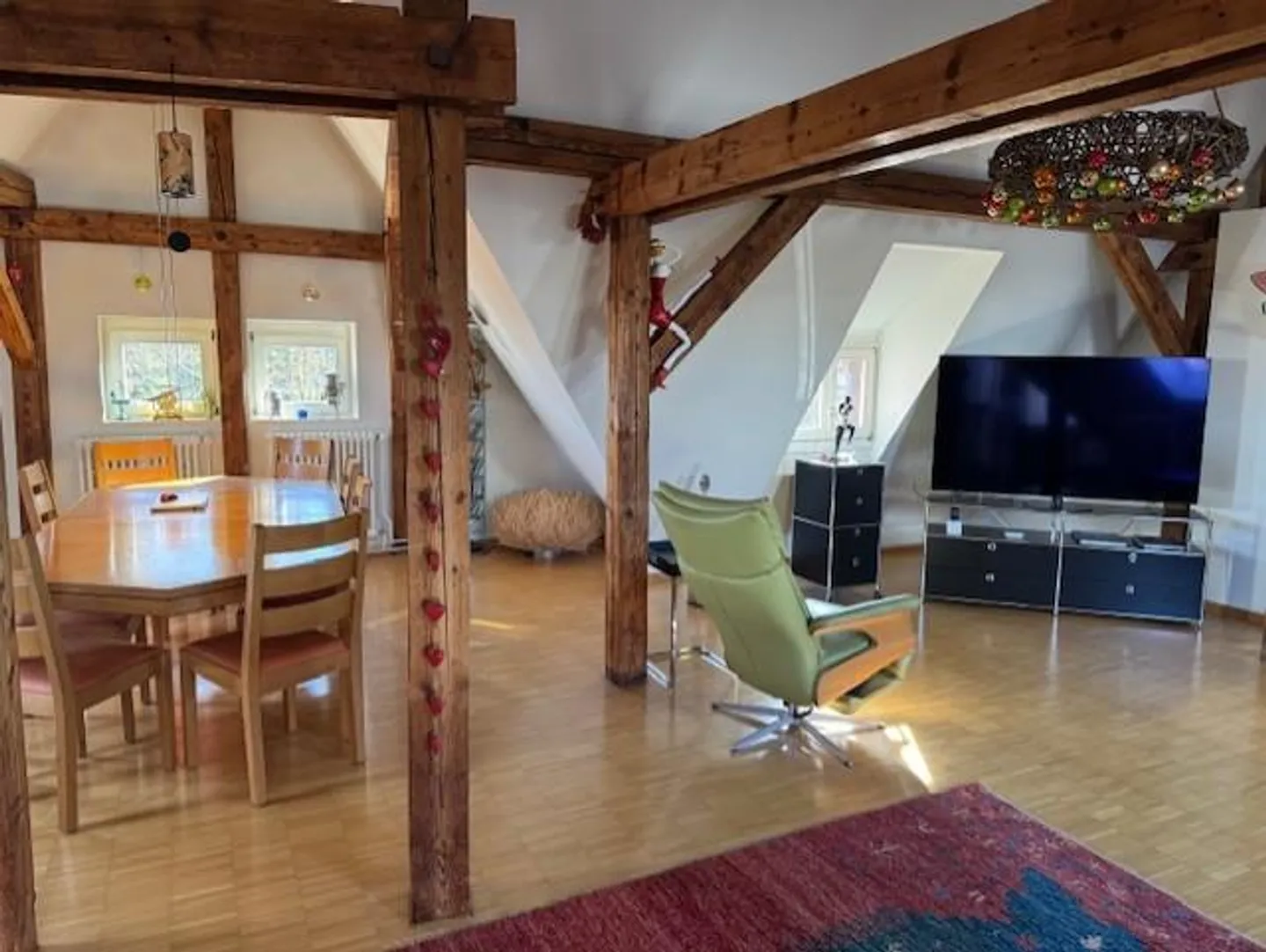 Maisonette spacieuse et charmante au dernier étage d'une maison de style Jugendstil - Photo 1 sur 18