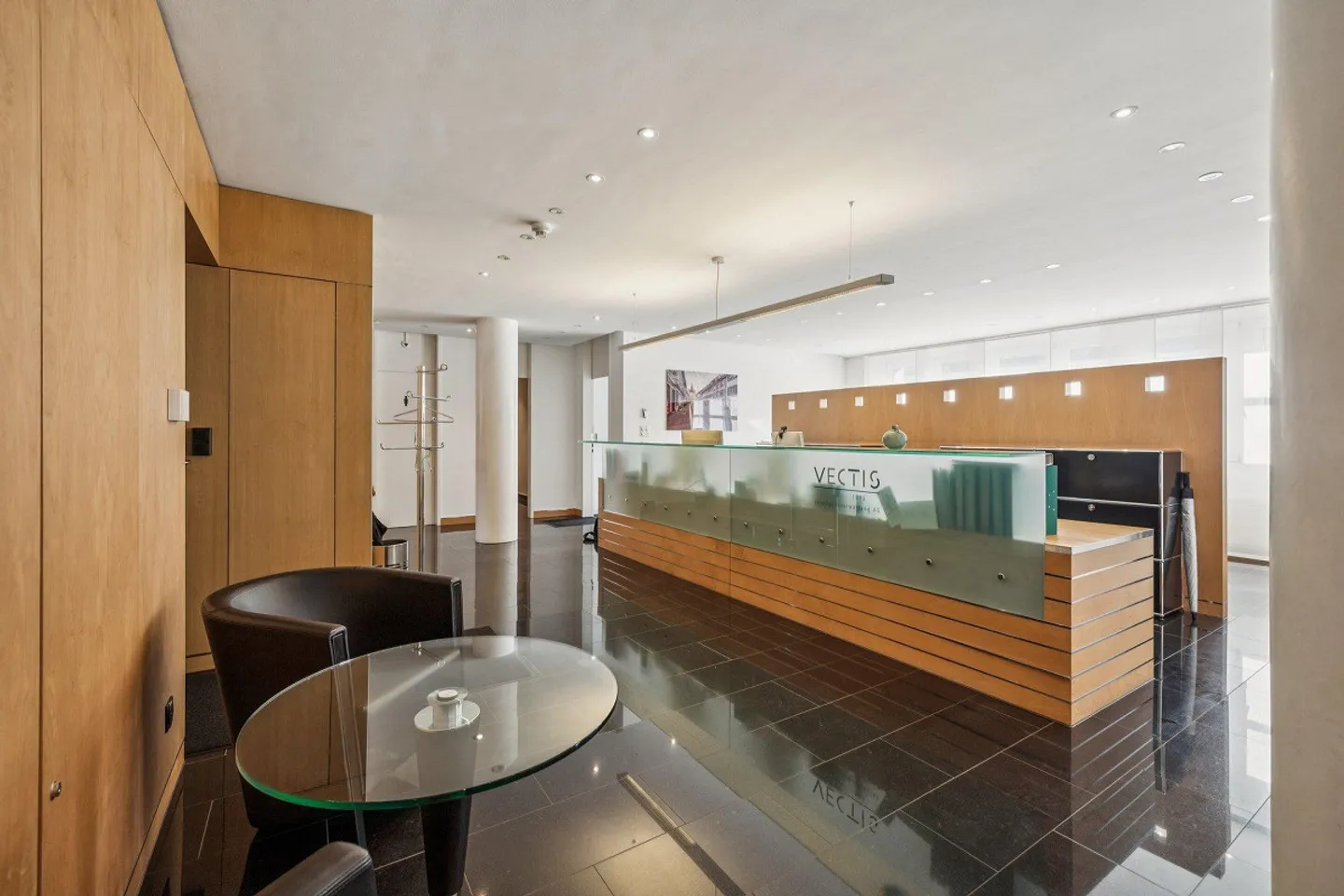 Espaces de bureau attractifs dans un emplacement représentatif - Photo 4 sur 11