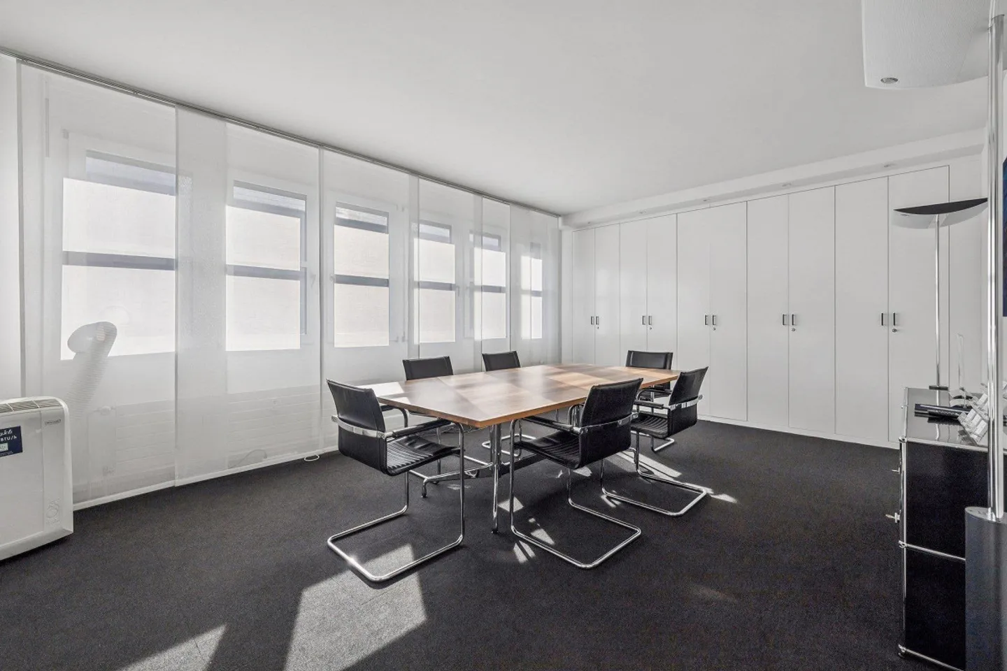 Espaces de bureau attractifs dans un emplacement représentatif - Photo 8 sur 11