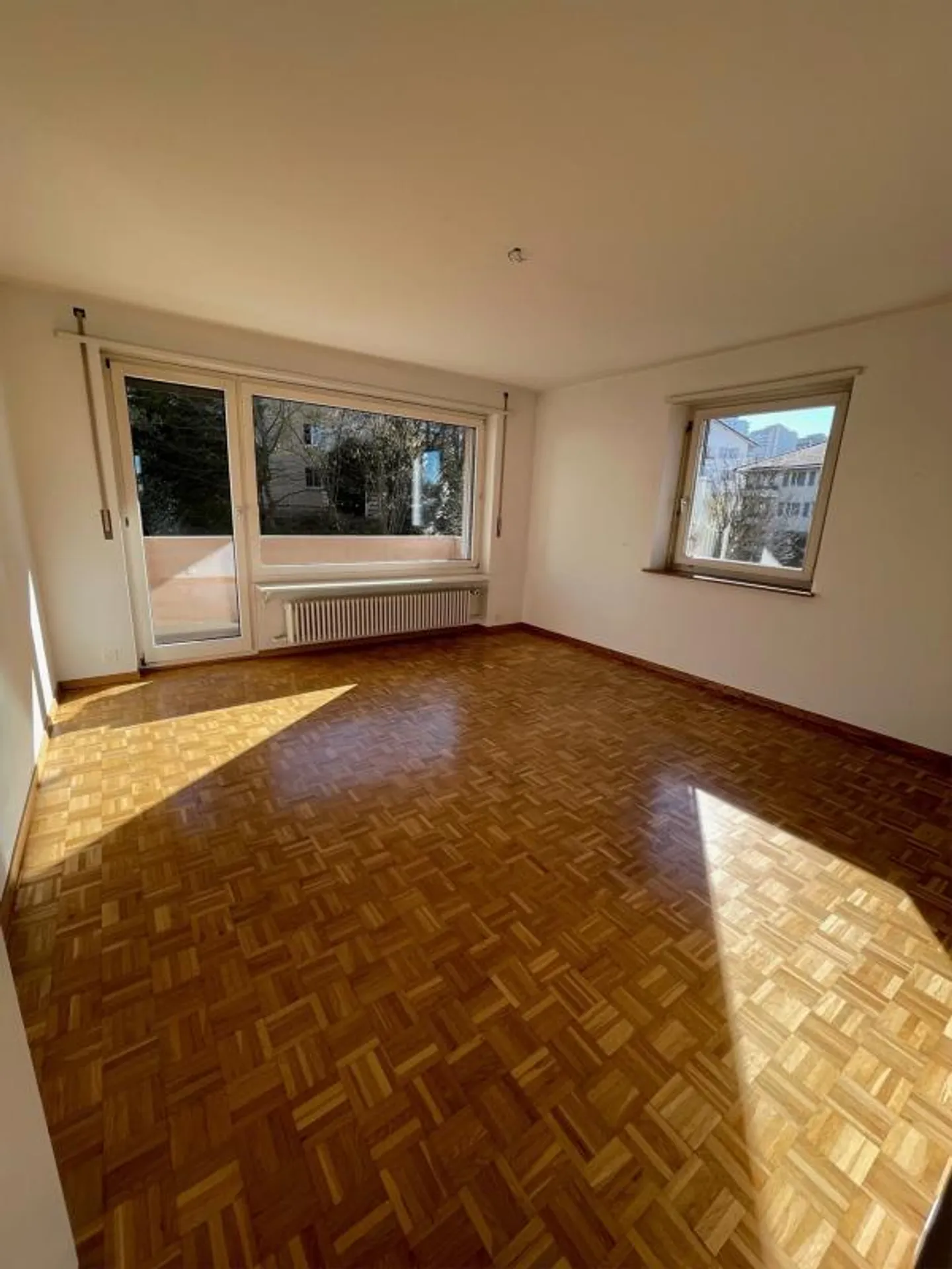 Ampio appartamento di 4,5 stanze - ideale per una famiglia - Foto 3 di 13