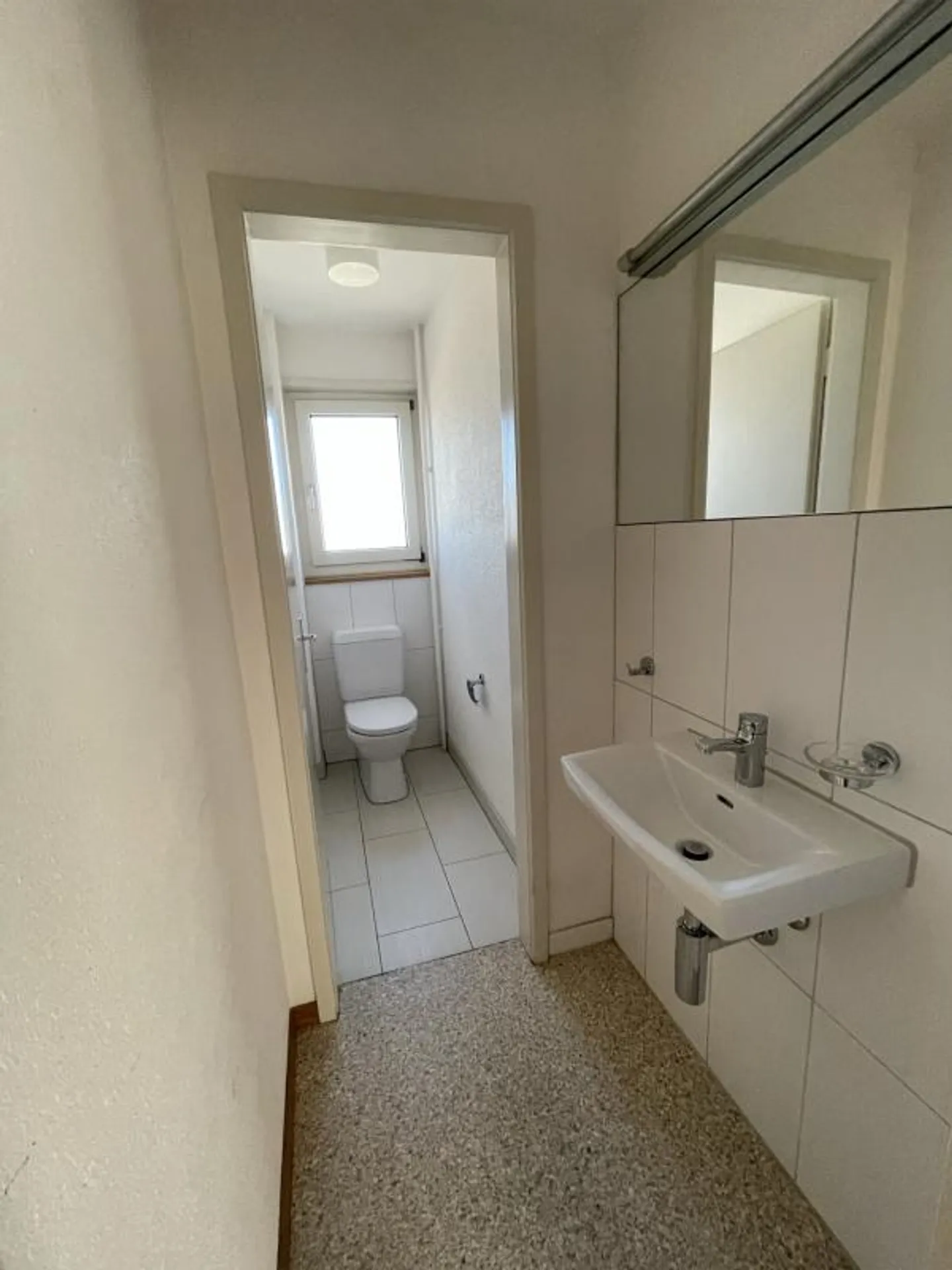Ampio appartamento di 4,5 stanze - ideale per una famiglia - Foto 10 di 13