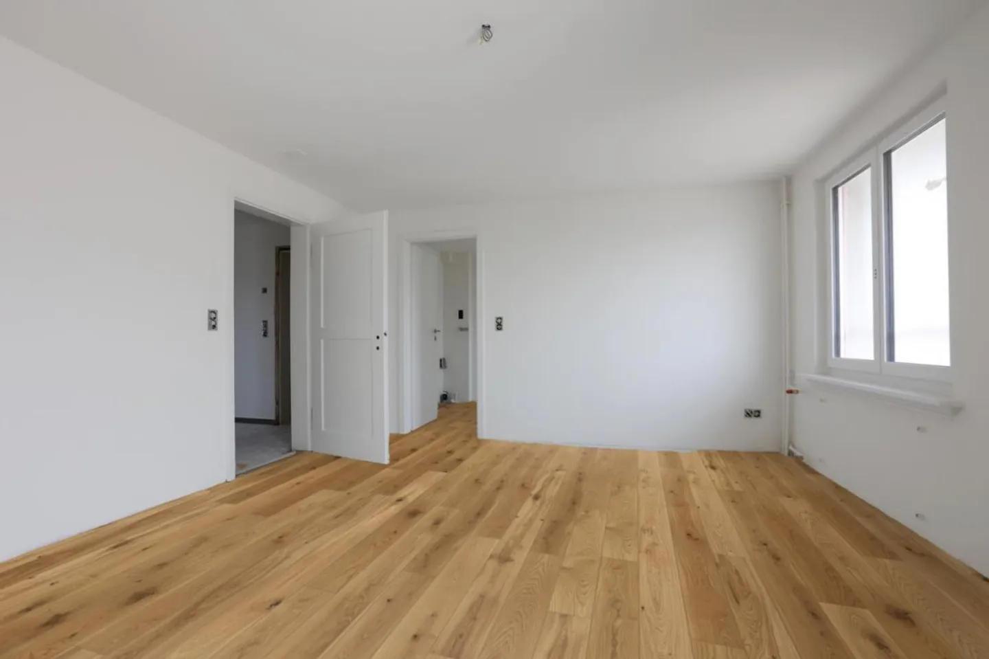 Appartements de 4,5 pièces fraîchement rénovés avec un très grand balcon - Photo 9 sur 11