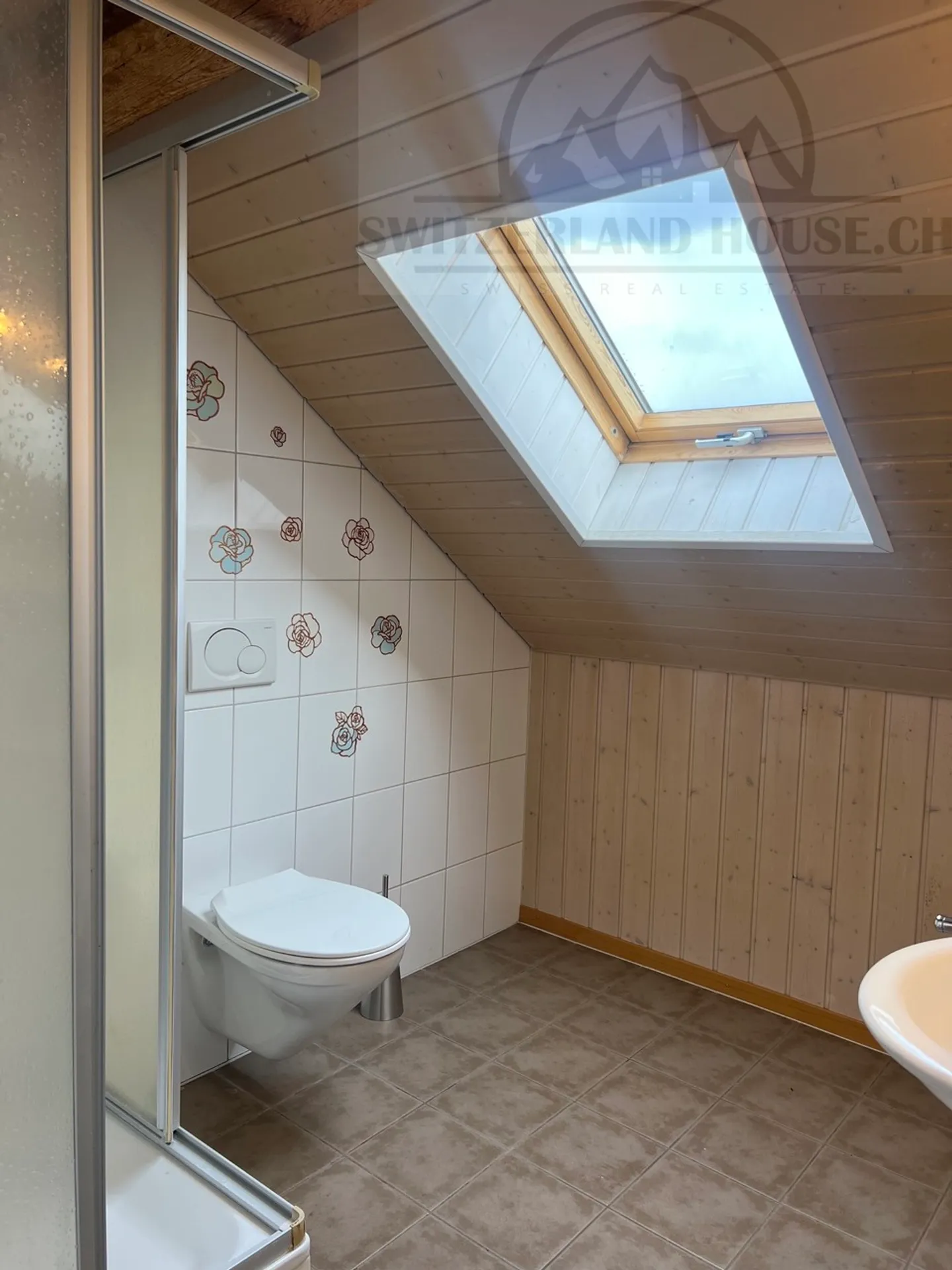 Studio for rent close to amenities and nature in Posat - Photo 3 of 7