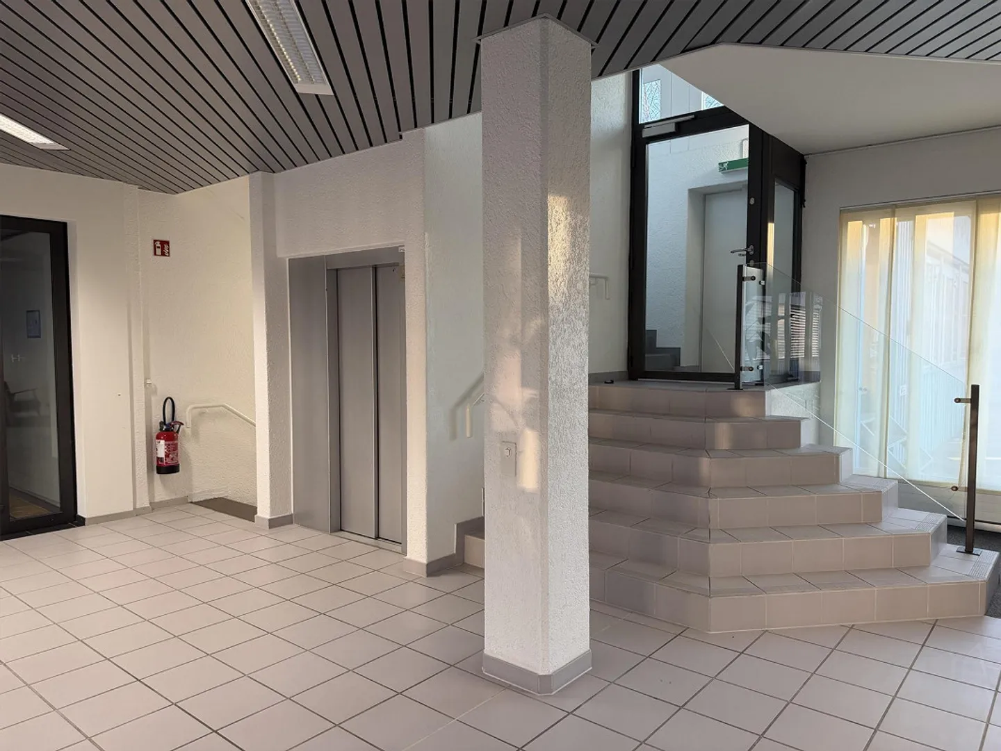 Espace de bureau exclusif avec terrasse sur le toit et finition haut de gamme - Photo 8 sur 11