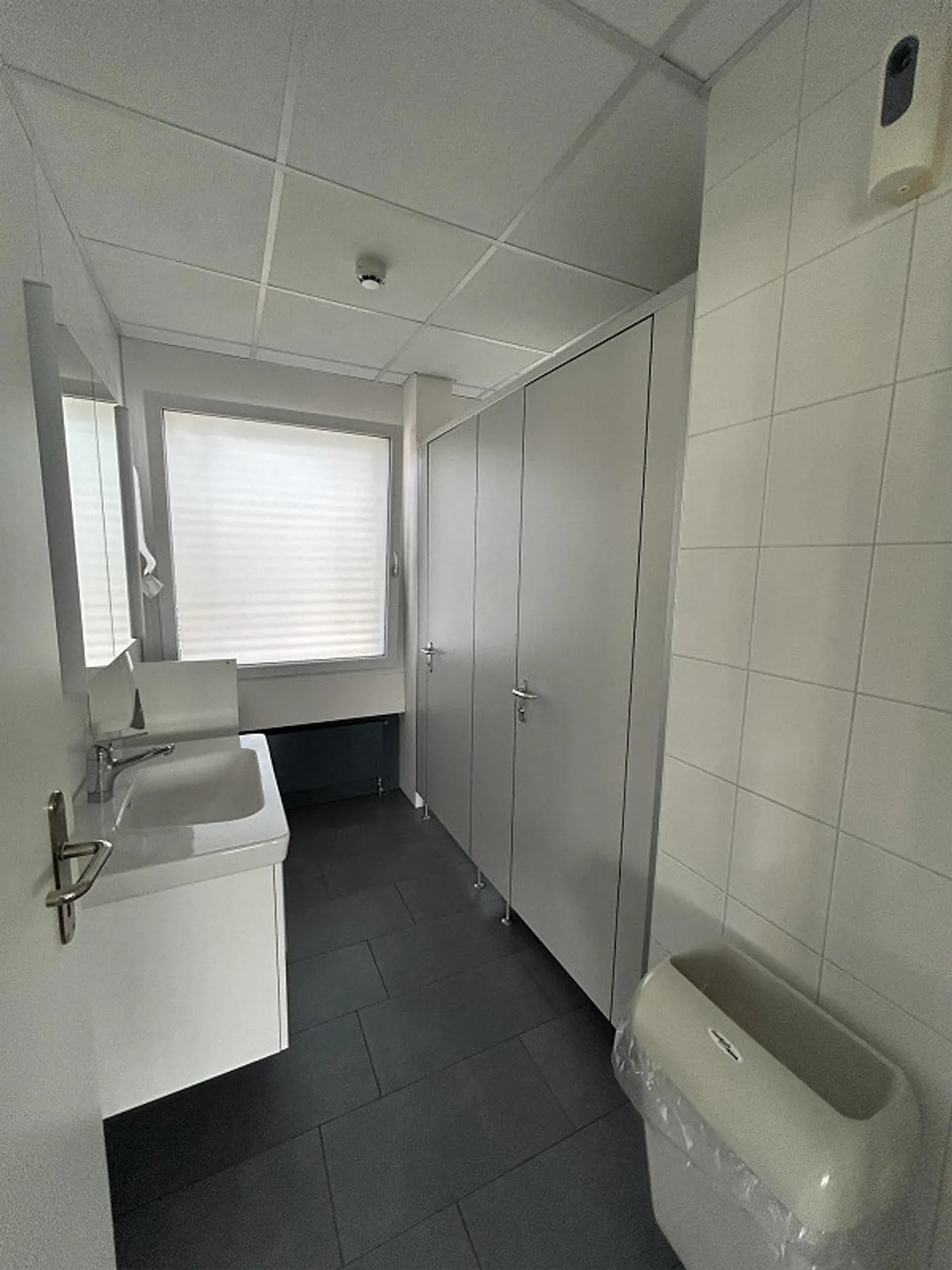 Espace de bureau exclusif avec terrasse sur le toit et finition haut de gamme - Photo 10 sur 11