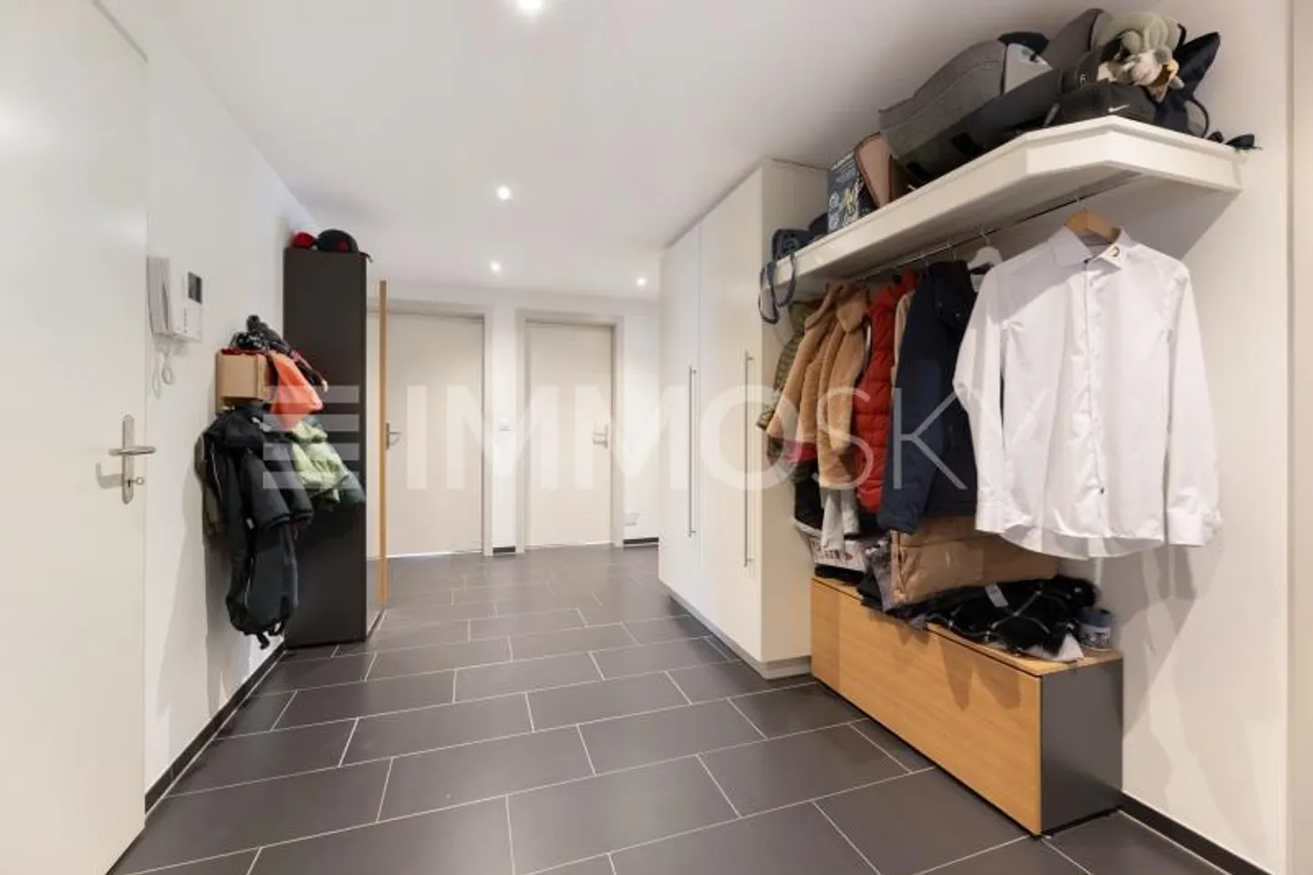 Geräumige Wohnung mit Garten - Foto 3 von 5