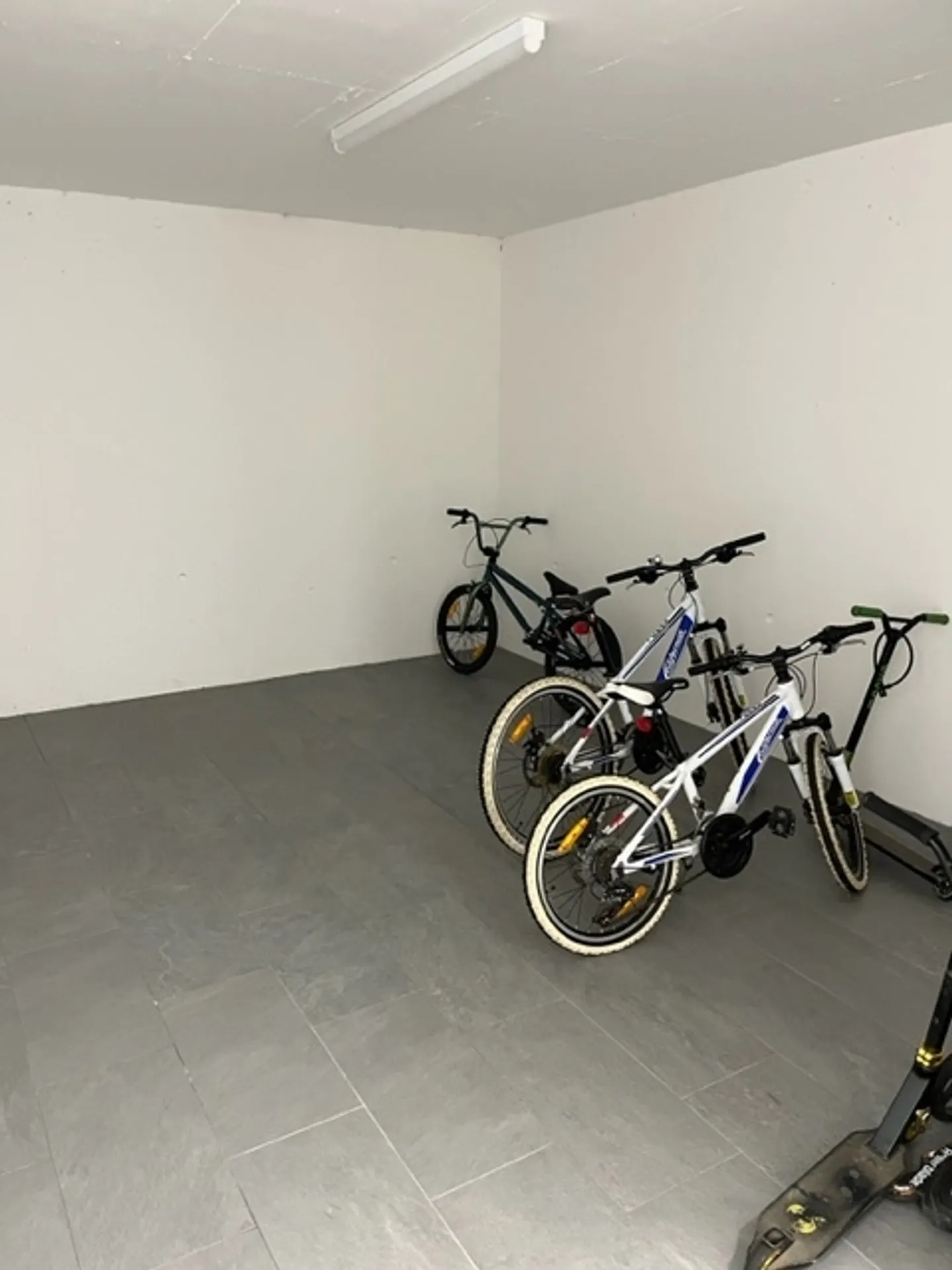 Modernes Apartment mit Balkon - Foto 18 von 19