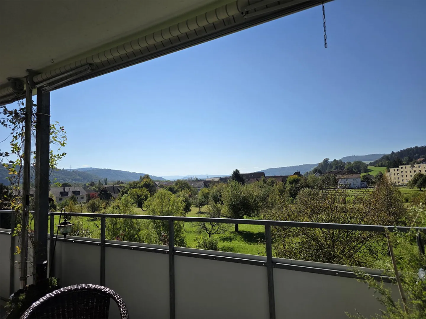 Modern 4.5 room apartment with beautiful views in Villnachern - Photo 2 of 12