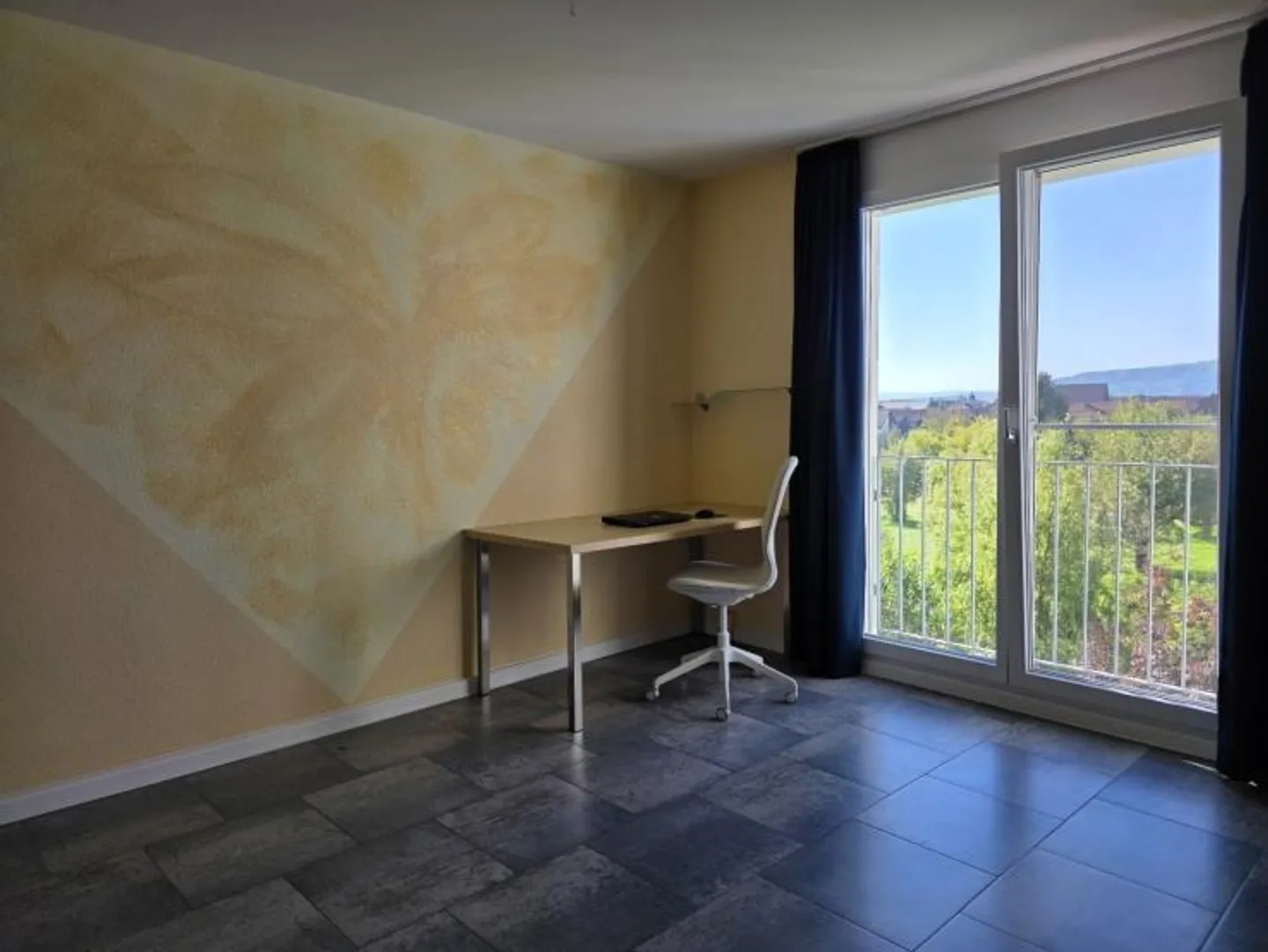 Modern 4.5 room apartment with beautiful views in Villnachern - Photo 8 of 12
