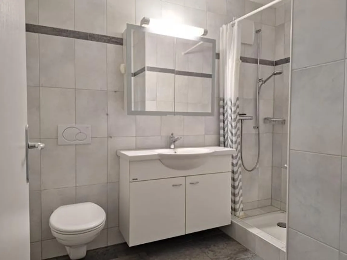 Modern 4.5 room apartment with beautiful views in Villnachern - Photo 9 of 12