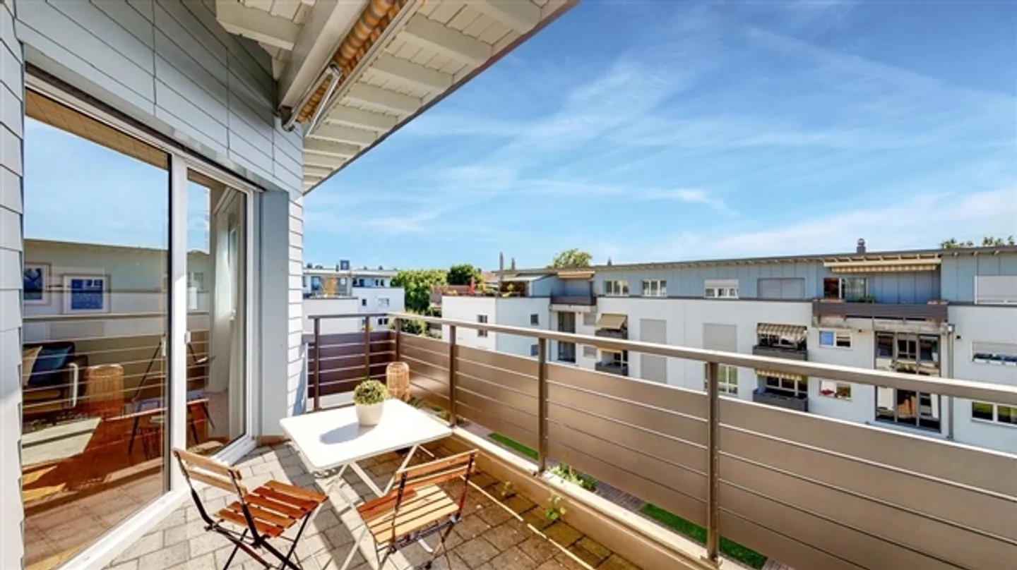 Want a large terrace and a private laundry room - Photo 8 of 10