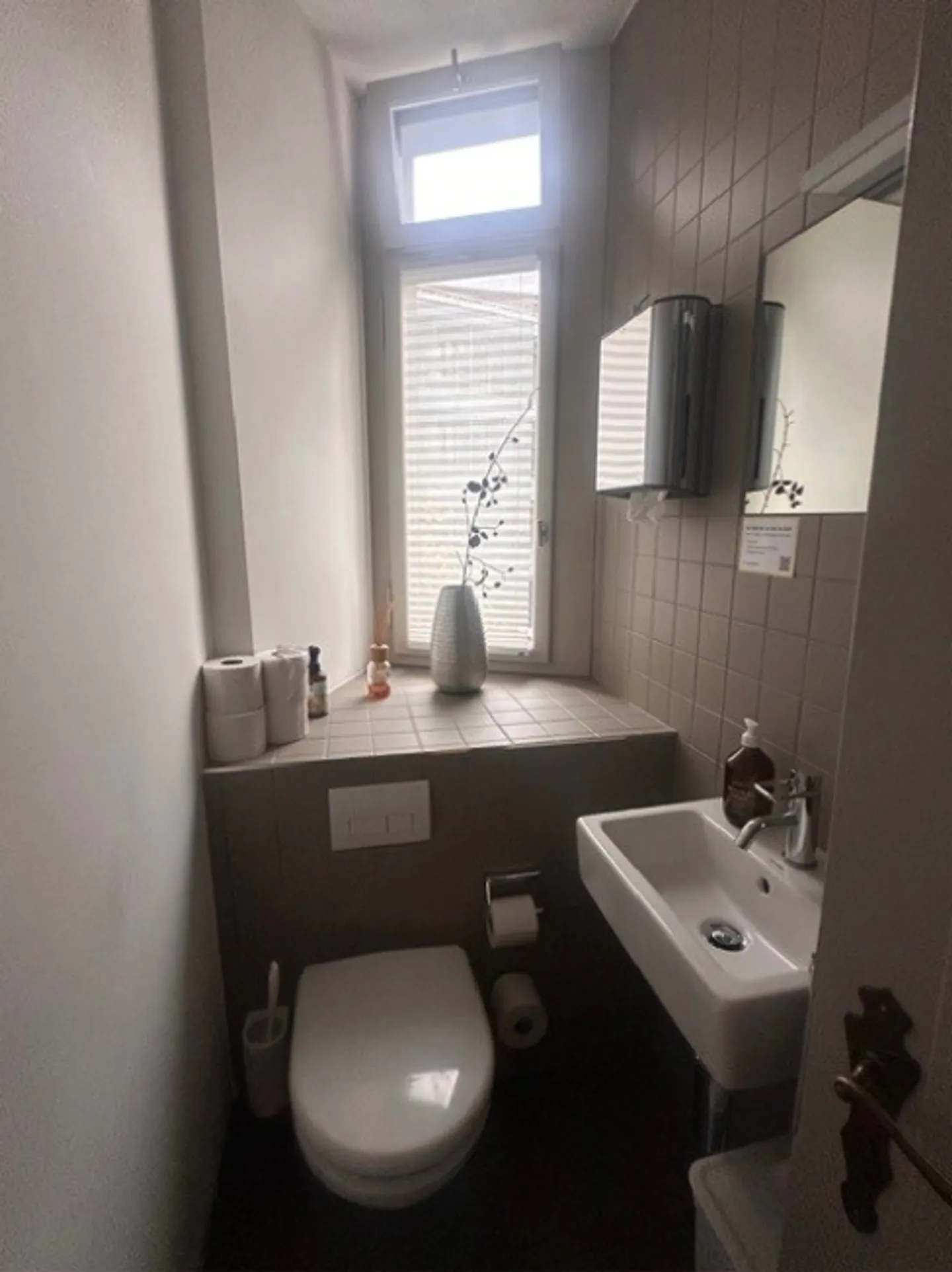 La tua nuova posizione di punta in Pilatusstrasse - Foto 7 di 9