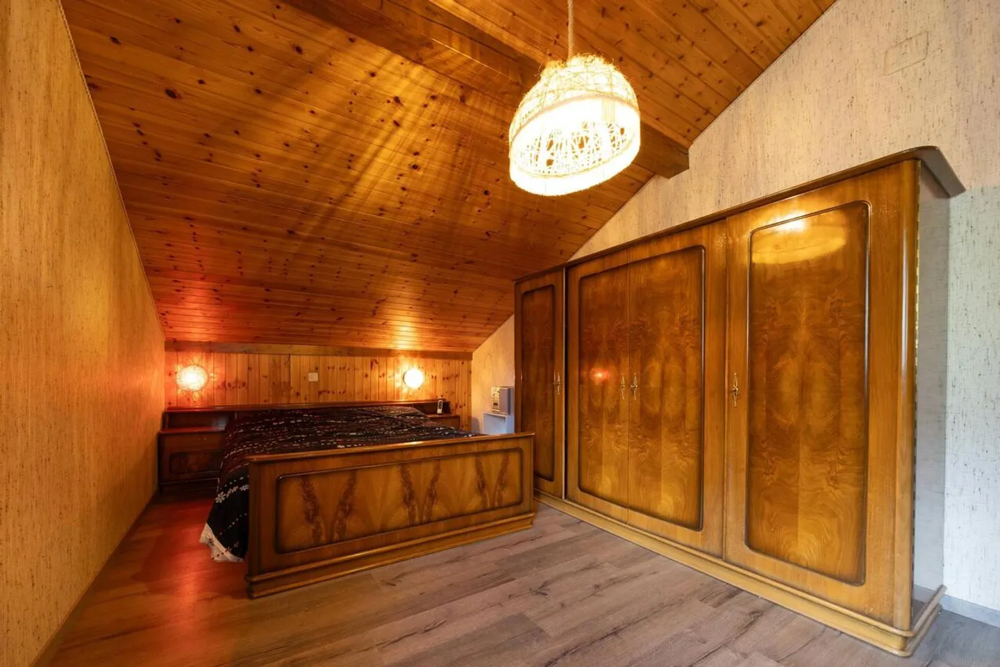 Grande casa familiare con due appartamenti - Foto 13 di 17