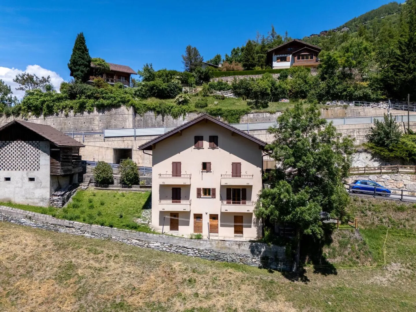 Grande casa familiare con due appartamenti - Foto 1 di 17