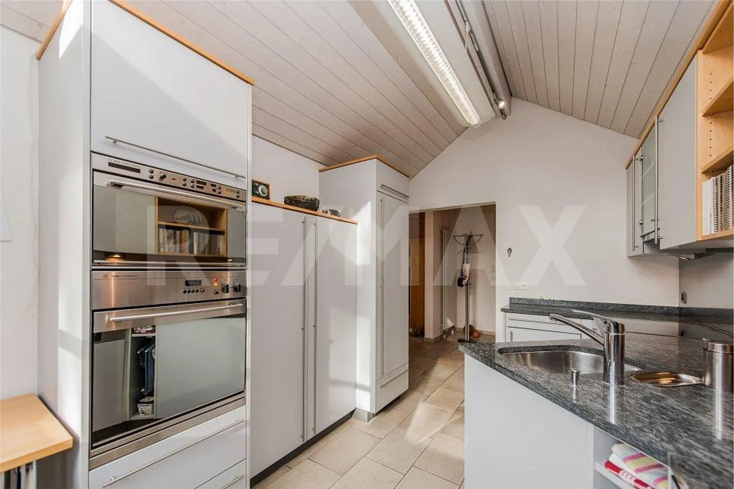 Dachgeschosswohnung mit Balkon - Foto 5 von 12