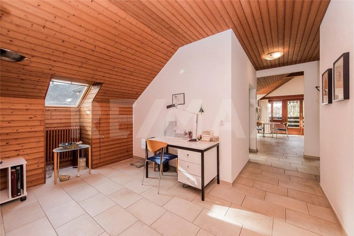 Dachgeschosswohnung mit Balkon - Foto 6 von 12