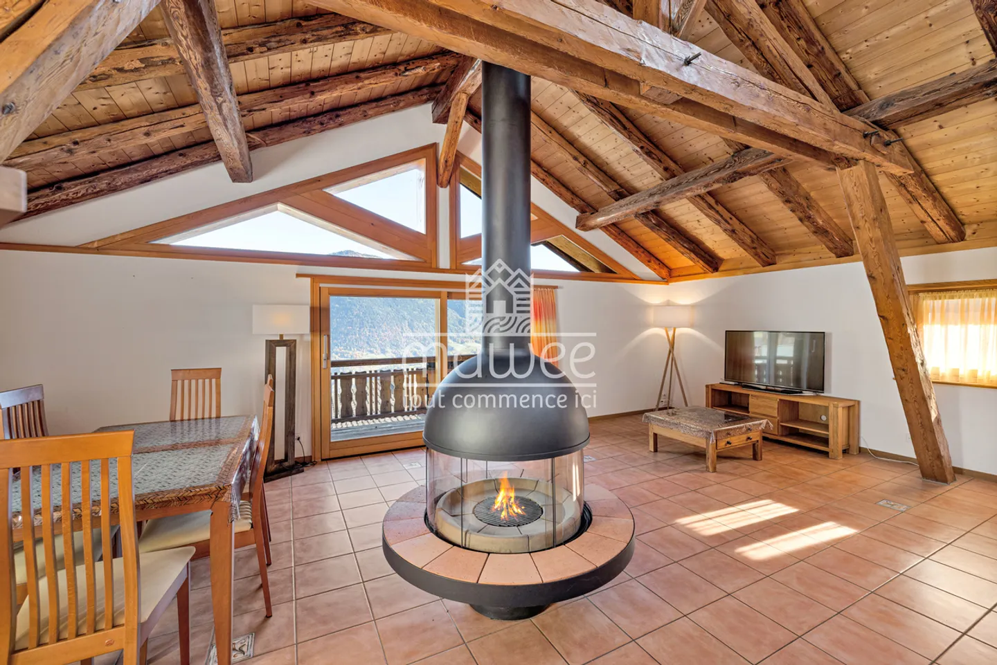Rare opportunity in Vens – chalet with independent studio! - Photo 1 of 12