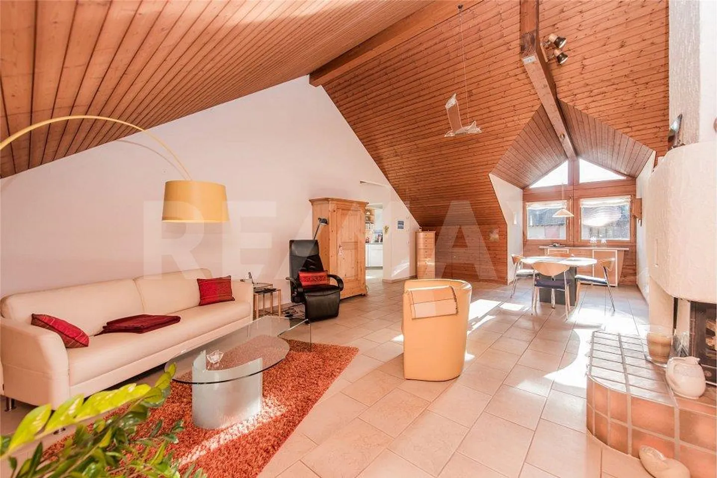 Dachgeschosswohnung mit Balkon - Foto 2 von 12