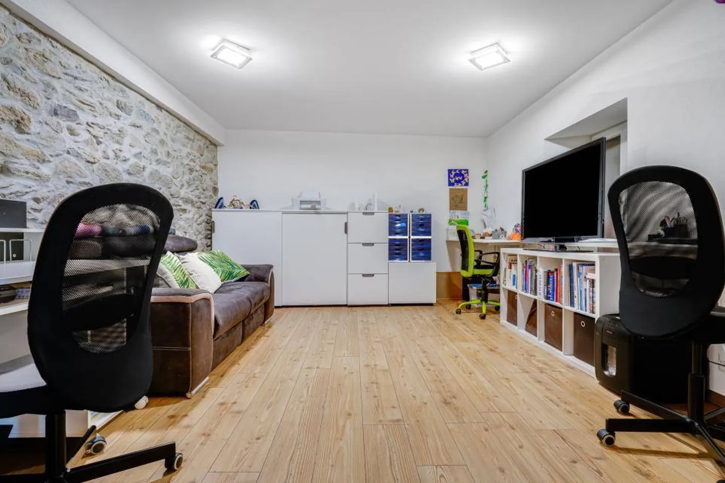 Family Home in Villars - Photo 3 of 13