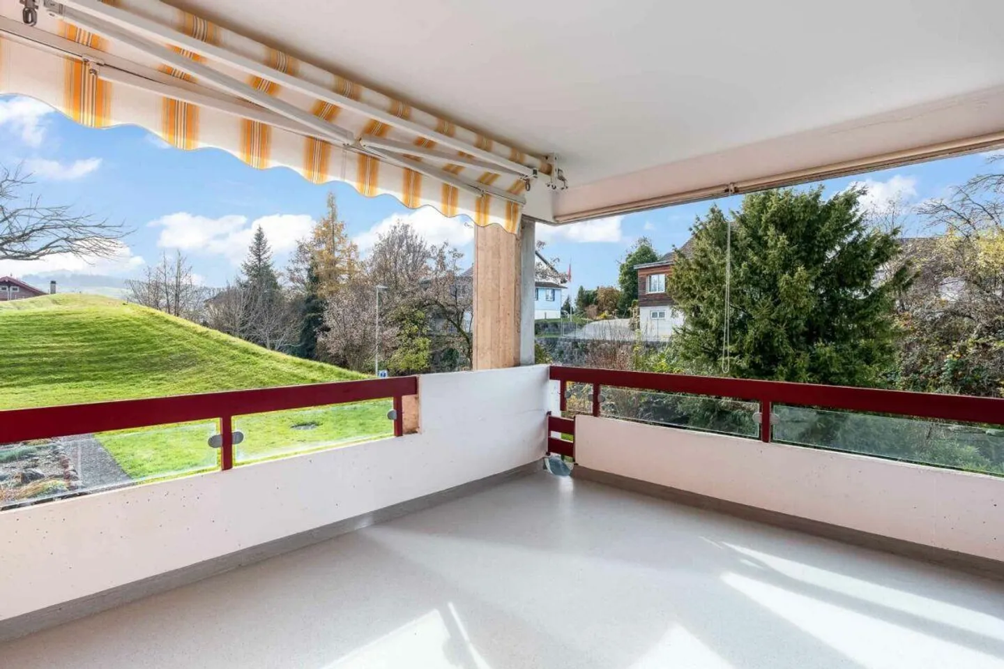 Spacious 5.5-room apartment quiet & central - Photo 10 of 10