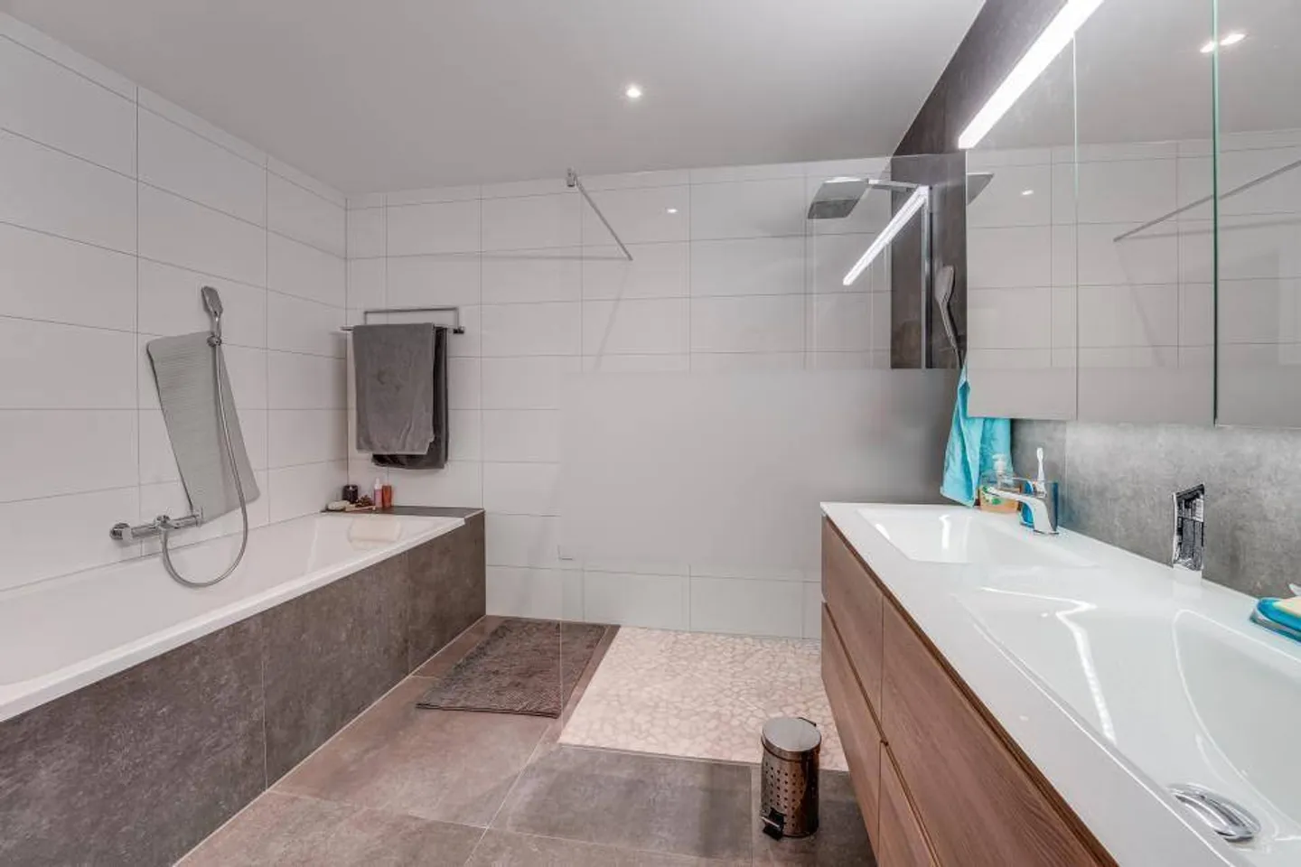 Family Home in Villars - Photo 8 of 13