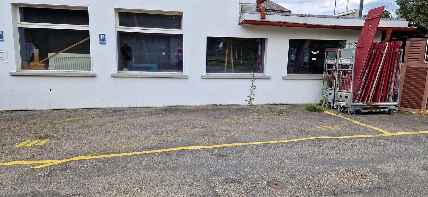 Renovated 2-family house with 5.5 room maisonette apartment and 2.5 room apartment - Photo 9 of 13