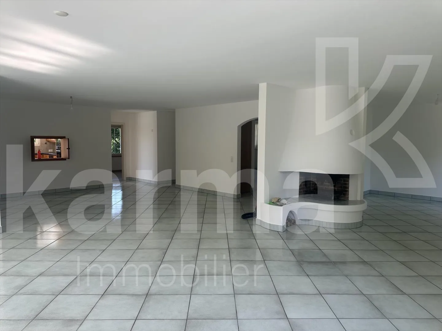 7.5 Room House - Photo 4 of 13