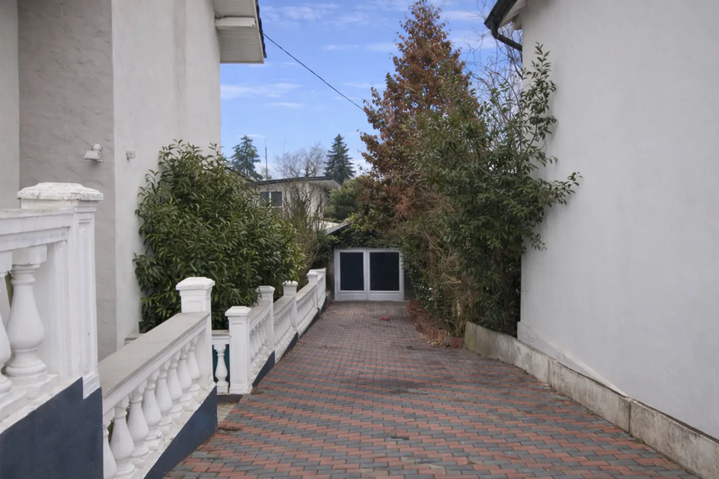 Renovated House with Pool - Photo 3 of 6