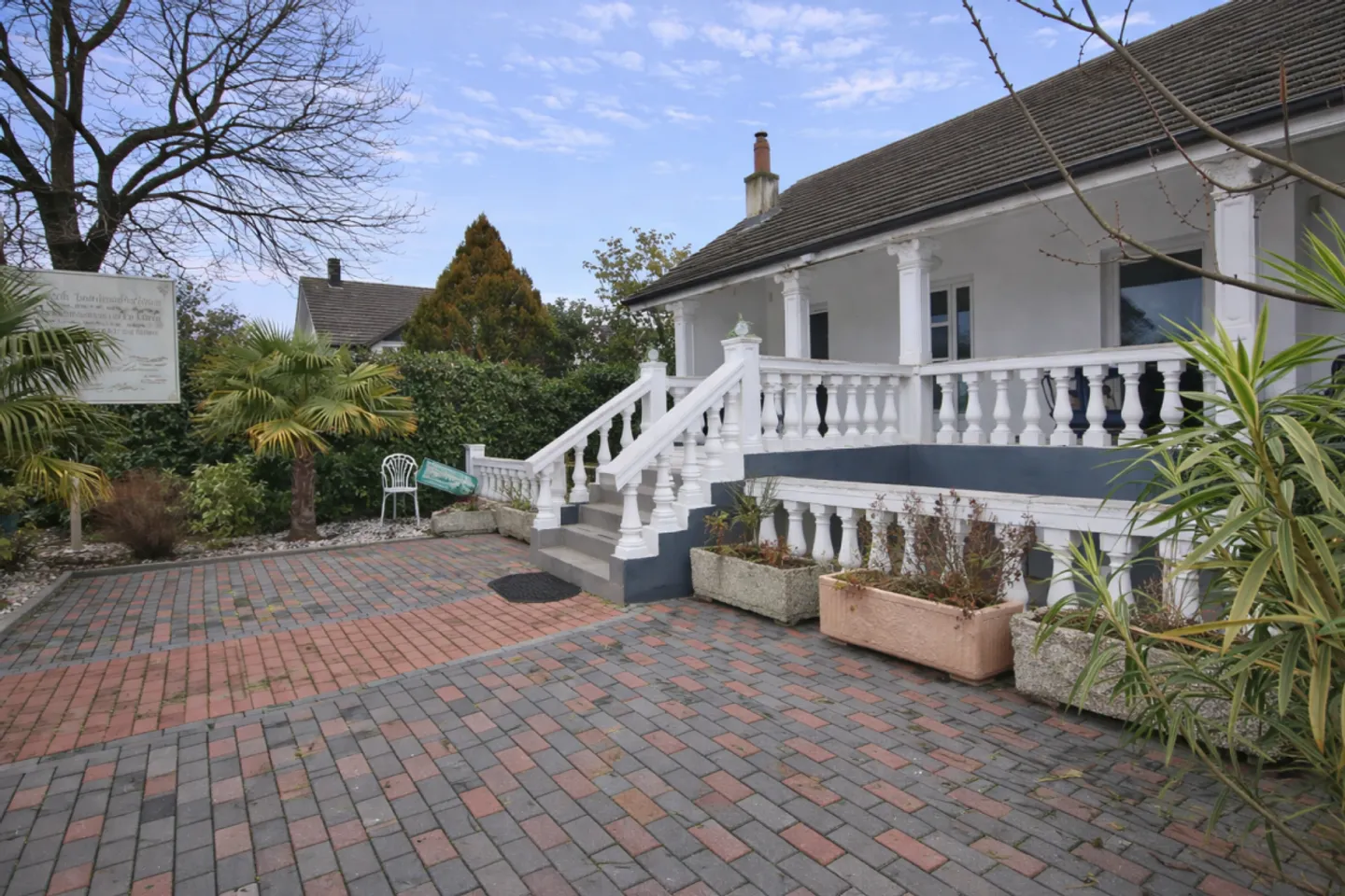 Renovated House with Pool - Photo 6 of 6