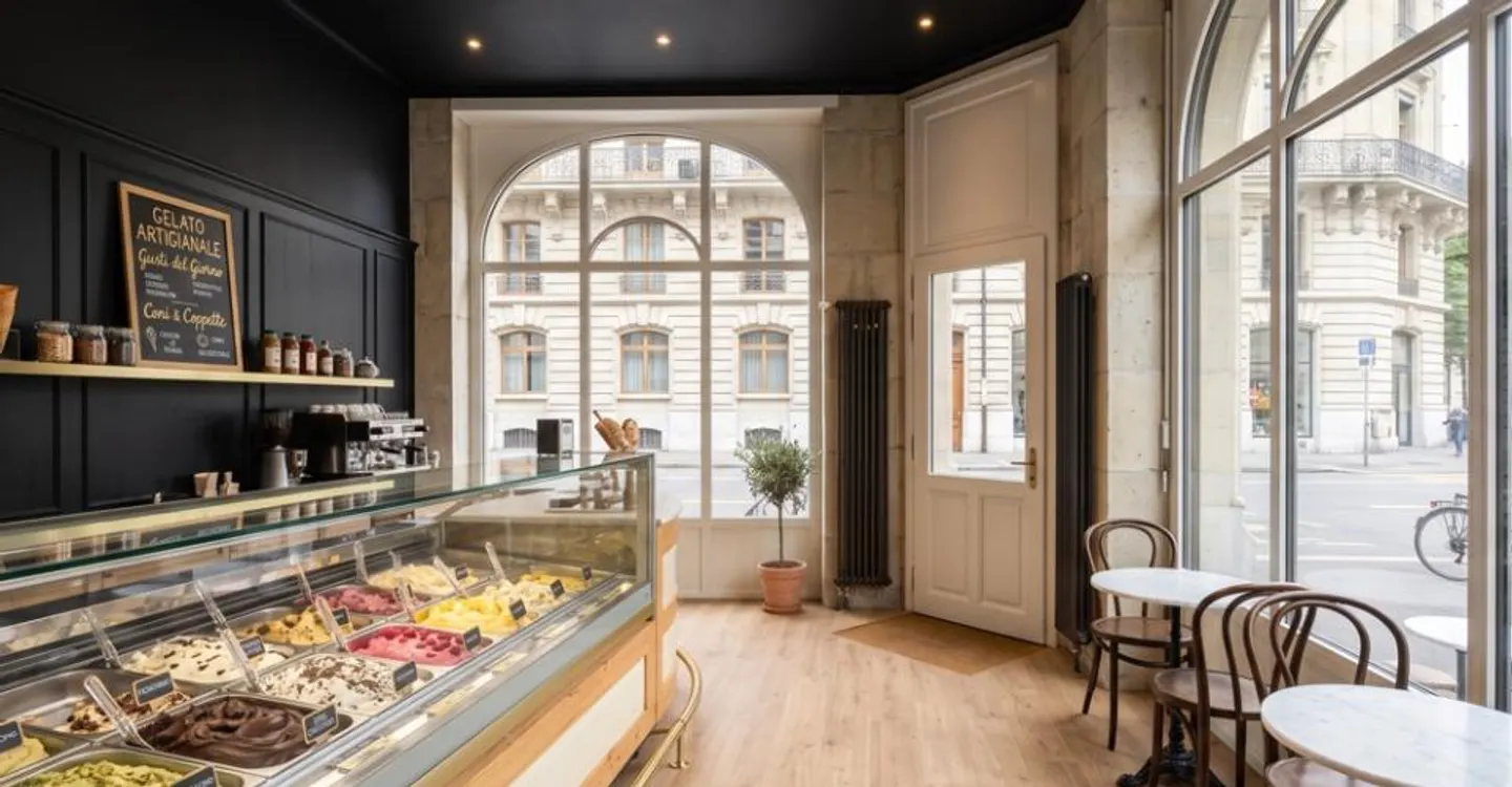 GENEVA: TEA ROOM - CAFÉ FOR SALE - Photo 1 of 1