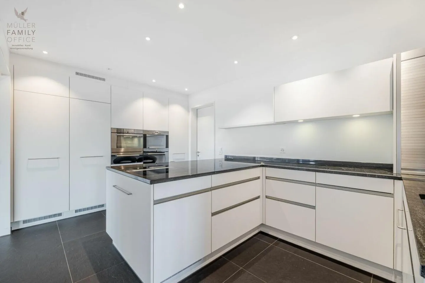 Appartement en terrasse de 5 1/2 pièces baigné de lumière dans un immeuble très bien entretenu... - Photo 11 sur 13