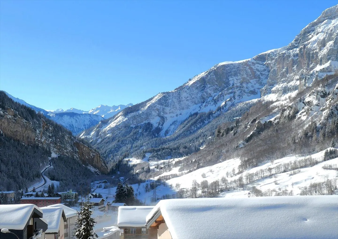 7.5-room Chalet - Photo 1 of 3