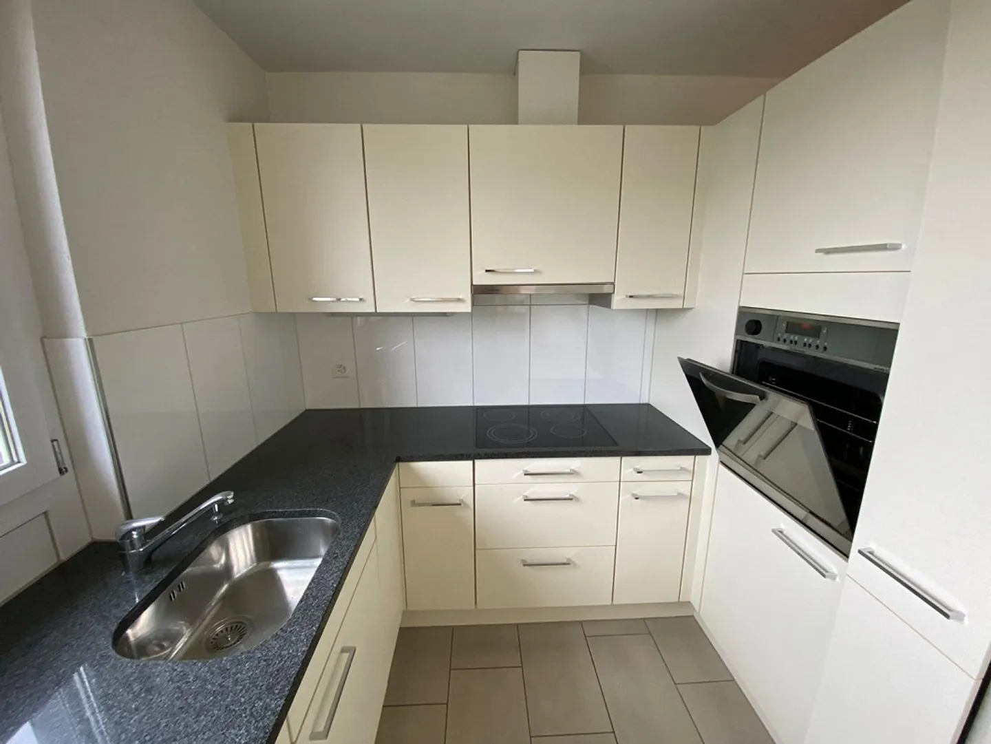 Geräumige Wohnung in Wil - Foto 1 von 9