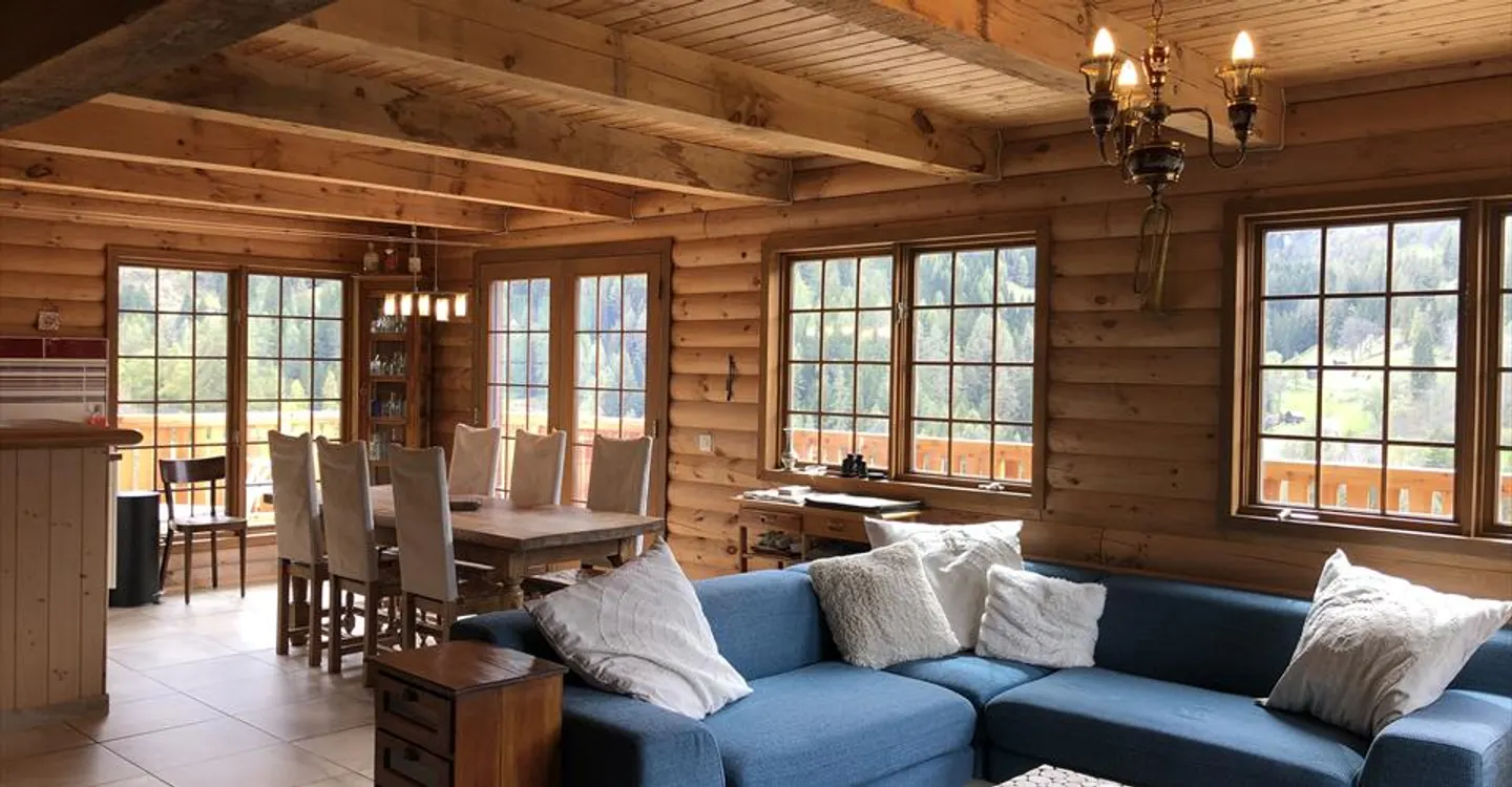 Magnificent log house typically Canadian in Mission - Photo 3 of 15