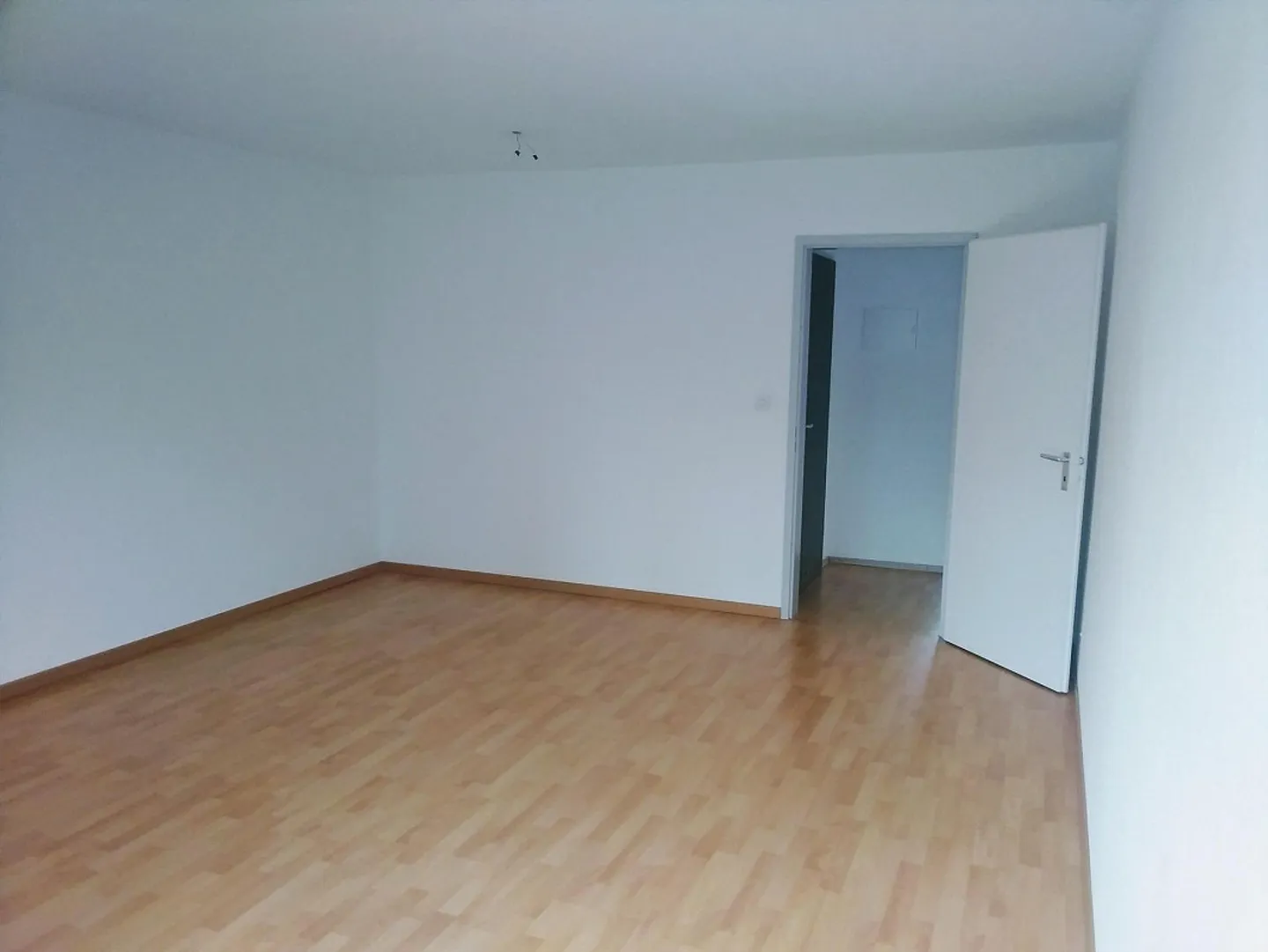 Helle, ruhige Wohnung mit Balkon - Foto 1 von 2
