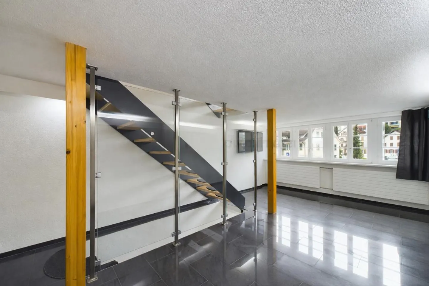 4 Room Family Townhouse - Photo 2 of 5