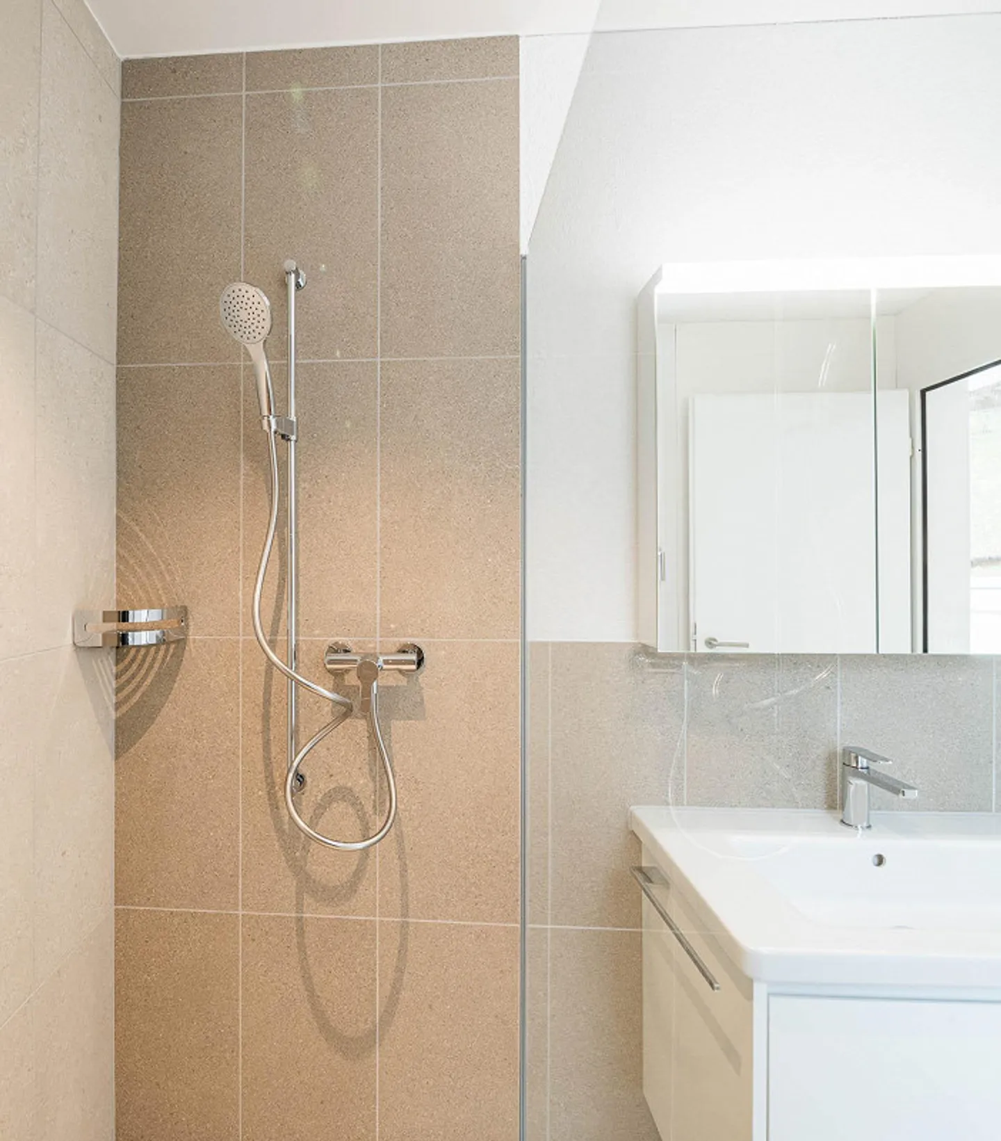 Entre la ville et la nature - Appartement neuf de 1,5 pièce au Breitipark ! - Photo 5 sur 10