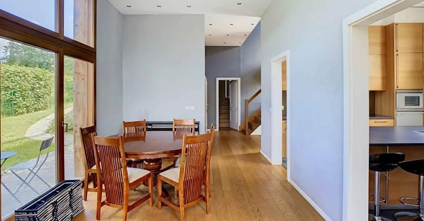 Spacious and bright individual MINERGIE villa - Photo 3 of 11
