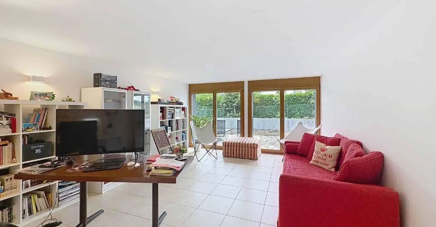 Spacious and bright individual MINERGIE villa - Photo 10 of 11