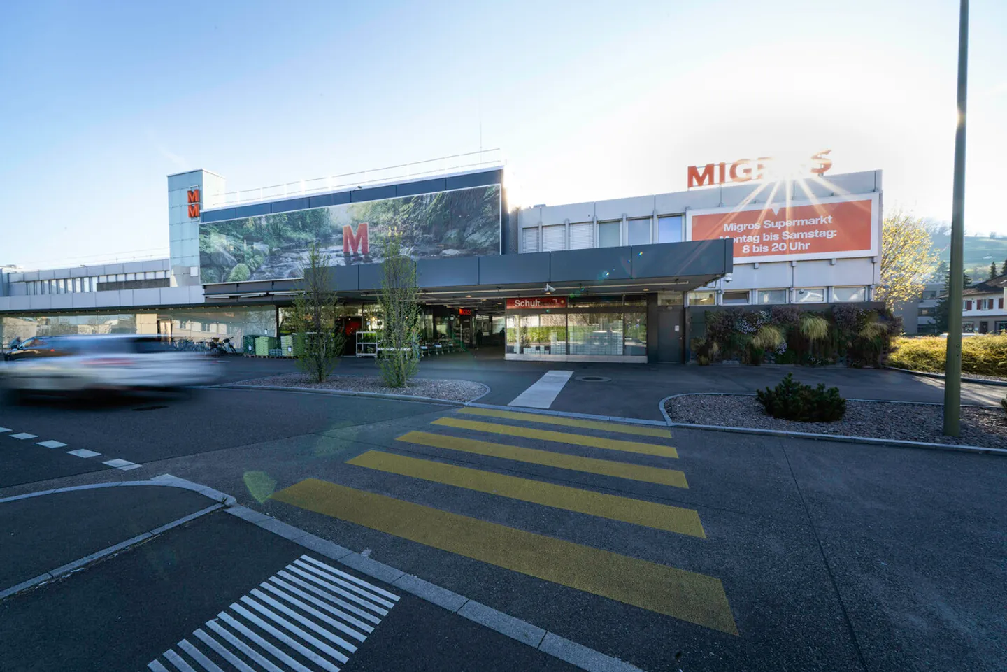Ladenfläche mit ca. 670m² in Shopping Center – Migros Füllinsdorf - Foto 1 von 12