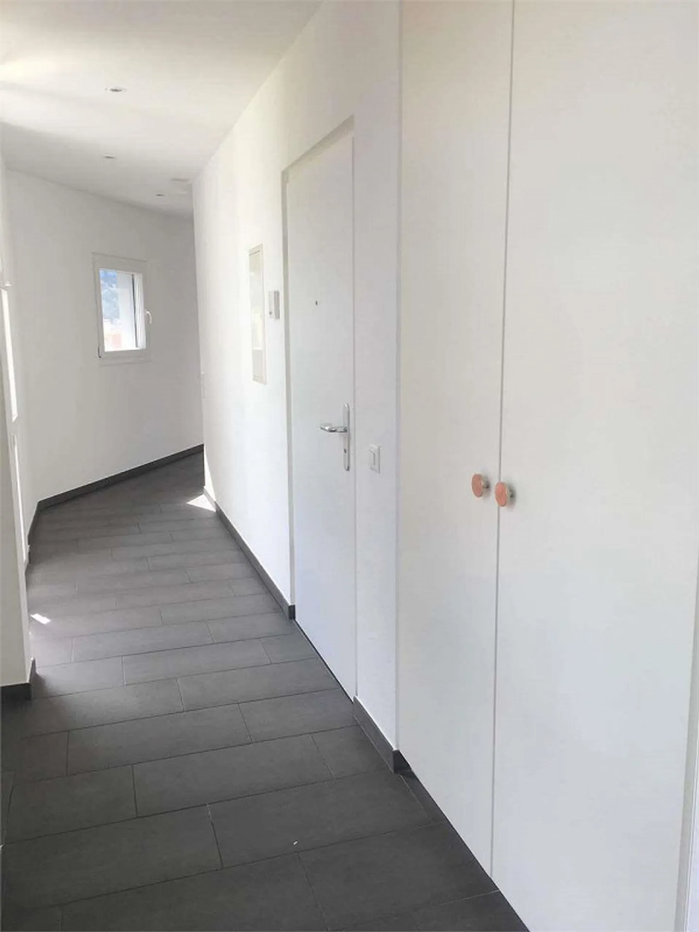 Penthouse moderne et lumineux avec jardin sur le toit à Pregassona - Photo 3 sur 13