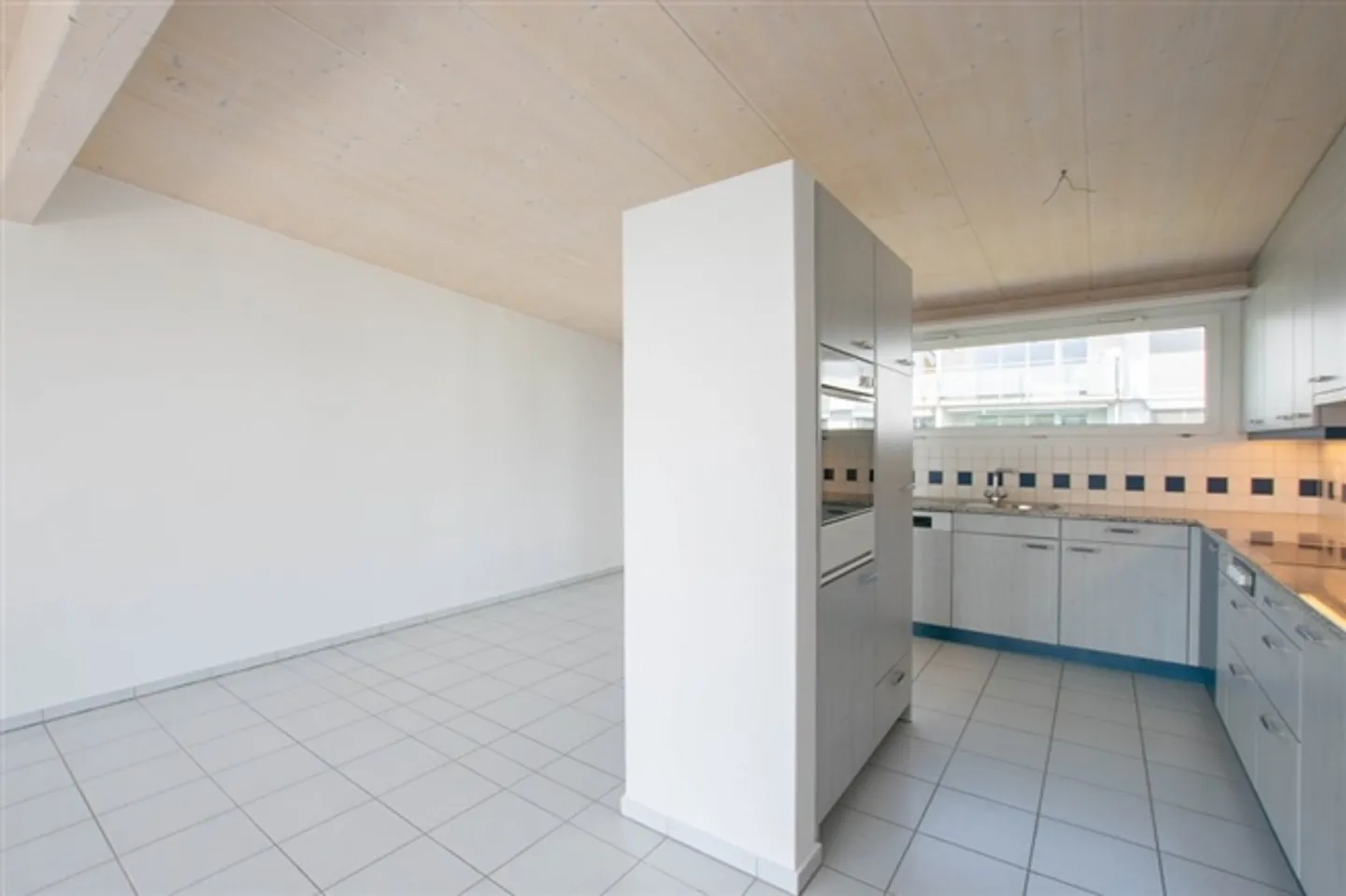 Appartamento luminoso di 3,5 stanze in affitto a Ittigen - Foto 1 di 9