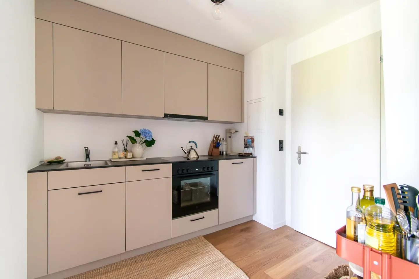 Appartamento 2.5 camere di alta qualità e stile elegante con balcone - Foto 2 di 13