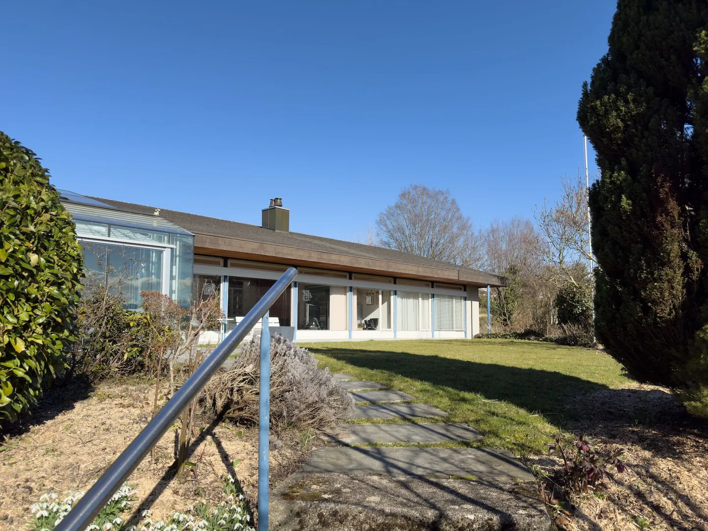 Maison individuelle de 7 pièces avec jardin d'hiver luxueux, bel environnement et piscine extérieure - Photo 2 sur 43