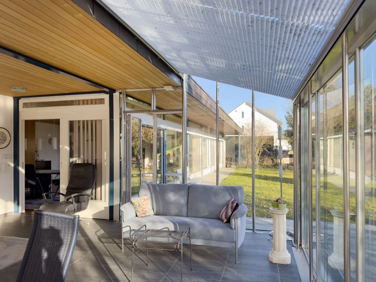 Maison individuelle de 7 pièces avec jardin d'hiver luxueux, bel environnement et piscine extérieure - Photo 15 sur 43